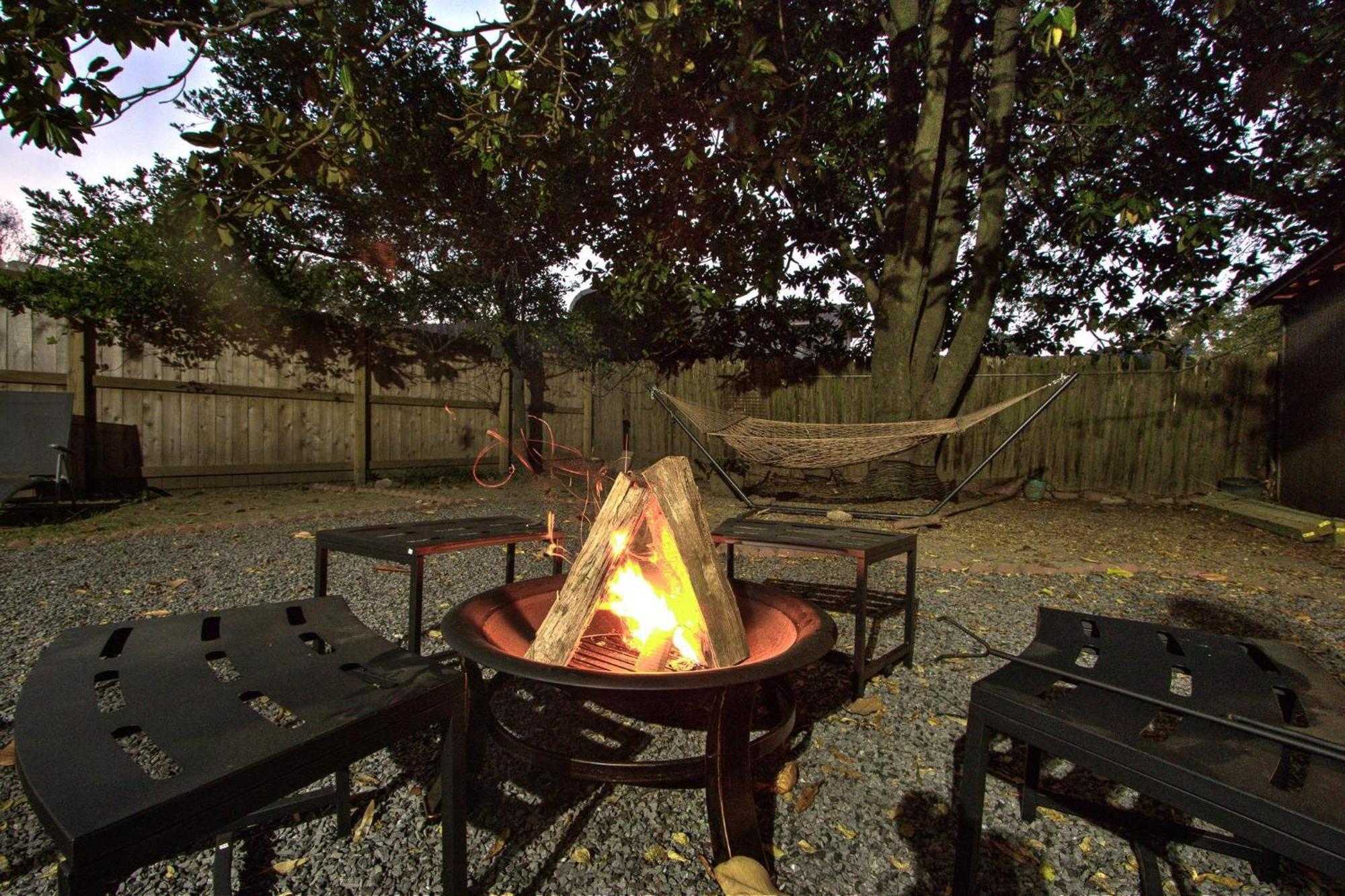 Spacious Bungalow With 6 Beds, Games, And Fire Pit - Close To Beale Street, Bbq, Graceland, & Liberty Bowl Memphis Exterior foto